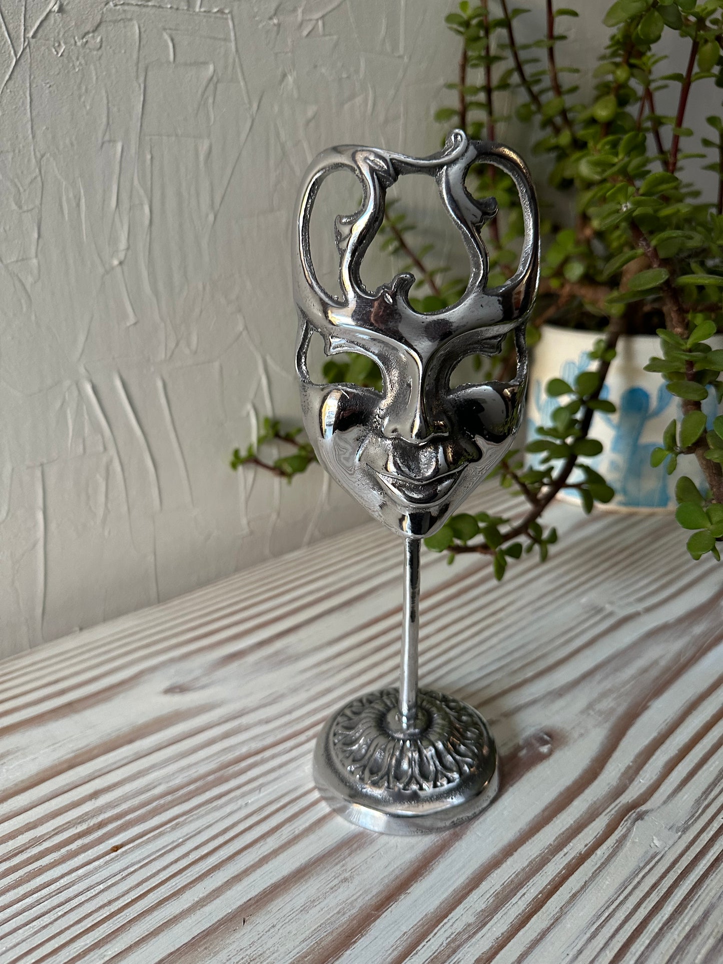 Mascara bufon peltre