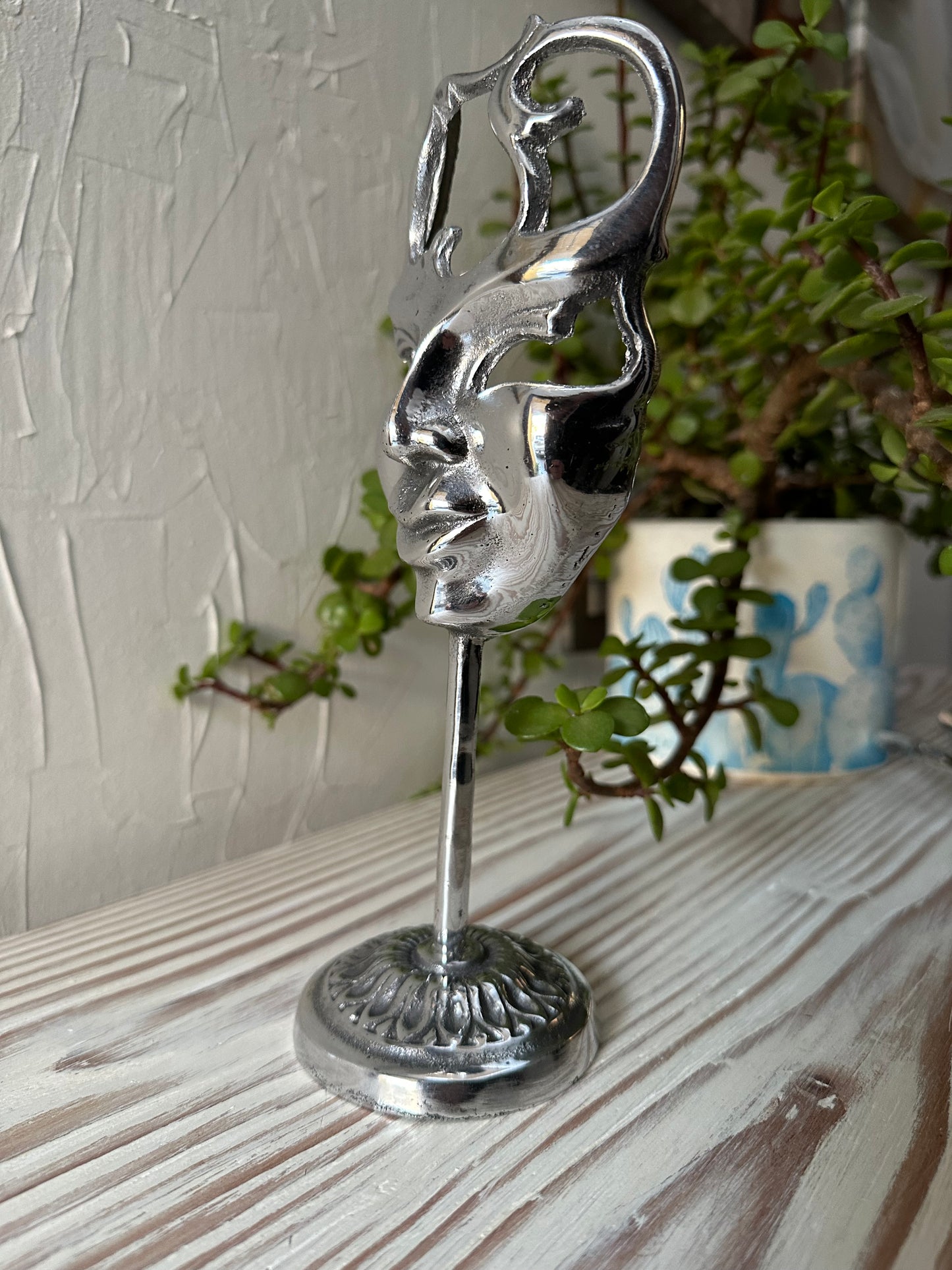 Mascara bufon peltre