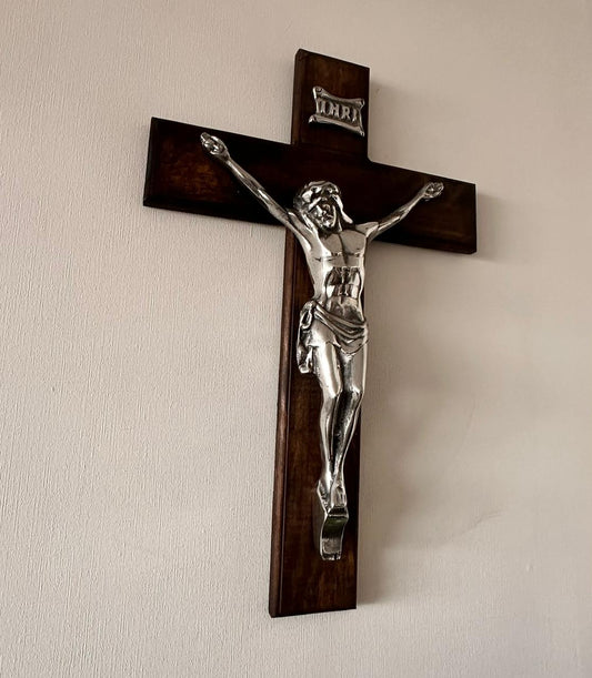 Cruz Madera Cristo Peltre Medidas: 60 x 40 cms